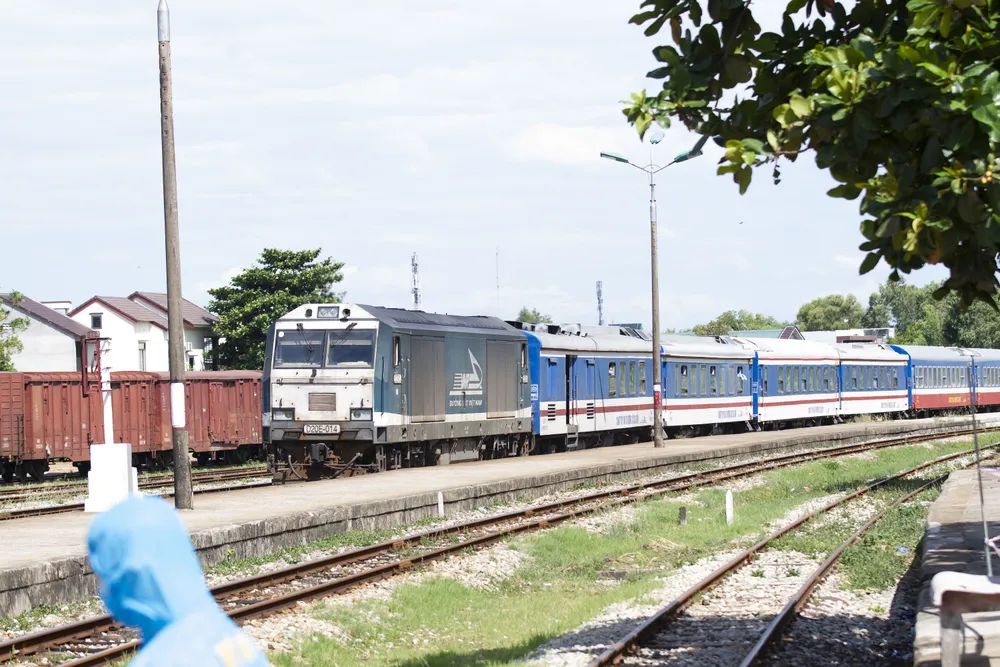 Chuyến tàu chở gần 400 người dân Quảng Trị từ TPHCM về tới quê nhà  ảnh 1