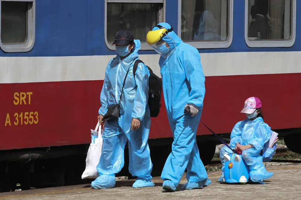 Chuyến tàu chở gần 400 người dân Quảng Trị từ TPHCM về tới quê nhà  ảnh 8