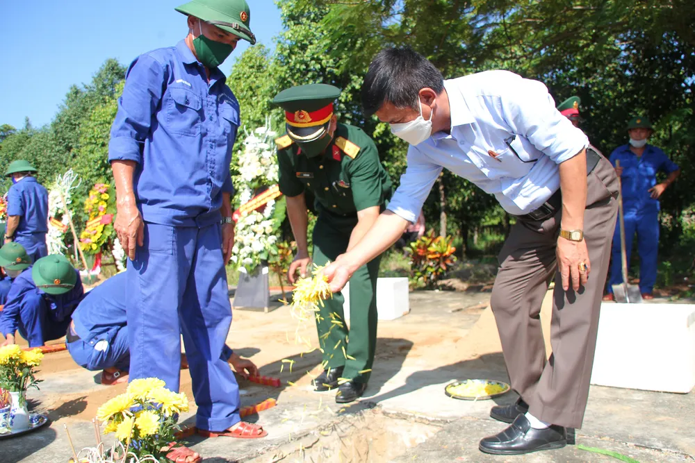 Quảng Trị: Truy điệu và an táng 10 hài cốt liệt sĩ ảnh 7