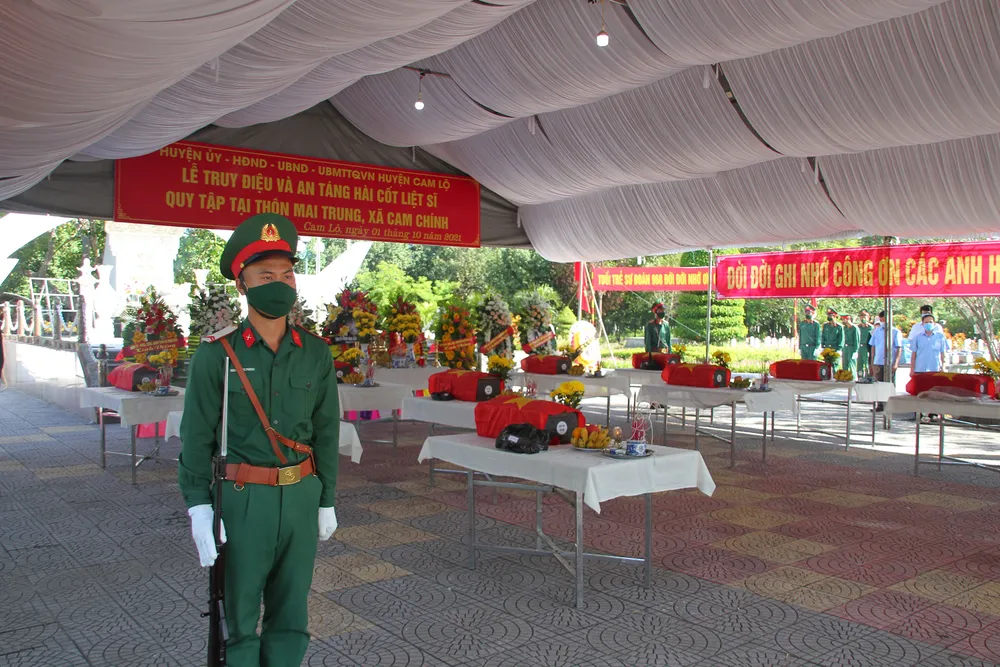 Quảng Trị: Truy điệu và an táng 10 hài cốt liệt sĩ ảnh 9