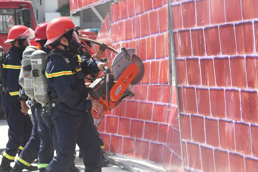 Quảng Trị thực tập chữa cháy và cứu nạn, cứu hộ tại khu cách ly tập trung  ảnh 6