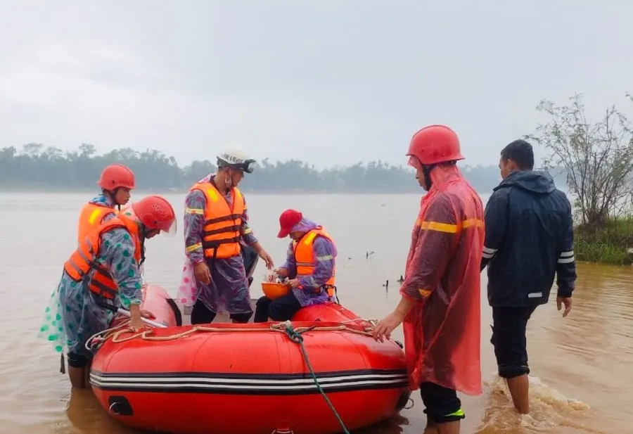 Vụ tàu chở đoàn cán bộ Sở GTVT Quảng Trị gặp sự cố: Tìm thấy thi thể người đàn ông sau 5 ngày bị nước cuốn trôi ảnh 2