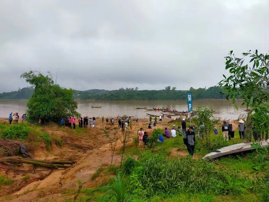 Vụ tàu chở đoàn cán bộ Sở GTVT Quảng Trị gặp sự cố: Tìm thấy thi thể người đàn ông sau 5 ngày bị nước cuốn trôi ảnh 1