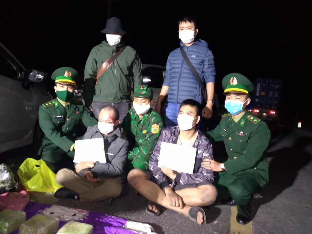 Bắt 3 đối tượng mua bán, vận chuyển 11kg ma túy từ Lào về Việt Nam ảnh 1