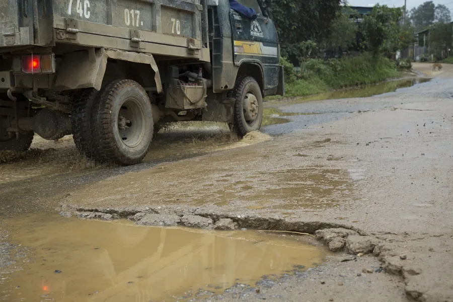 Quảng Trị: Đề nghị chủ đầu tư khẩn trương khắc phục các tuyến đường xuống cấp sau thi công điện gió  ảnh 1