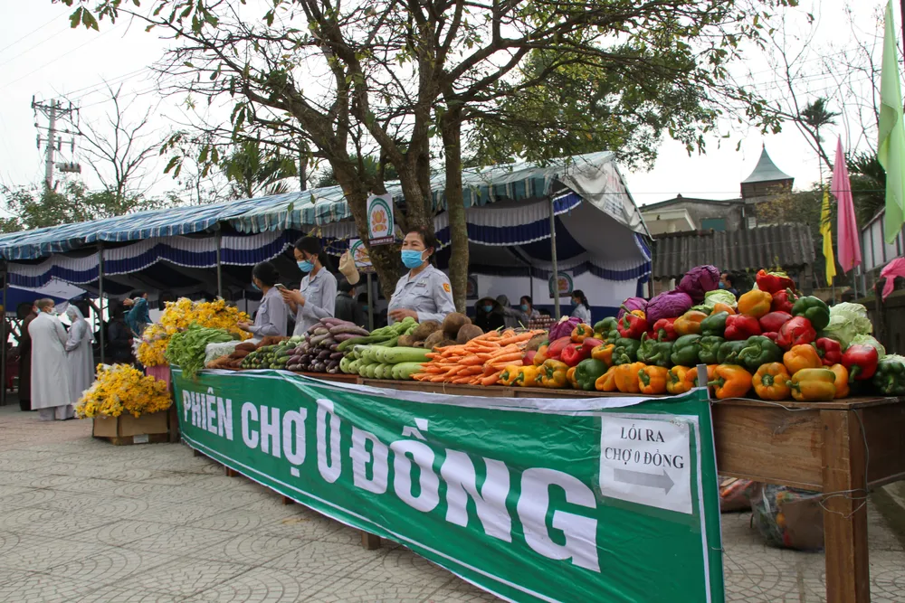 Quảng Trị: “Phiên chợ 0 đồng” ấm lòng người dân khó khăn  ảnh 1