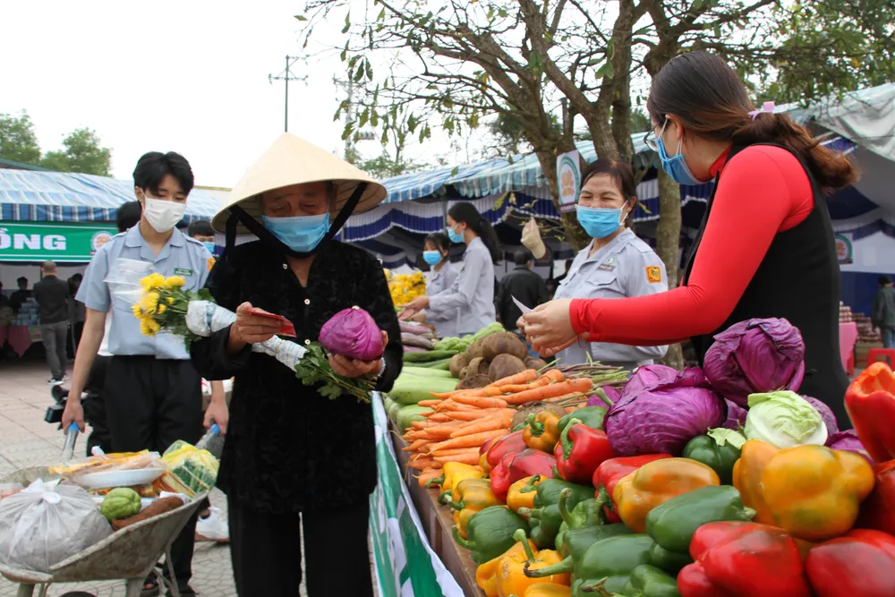 Quảng Trị: “Phiên chợ 0 đồng” ấm lòng người dân khó khăn  ảnh 6