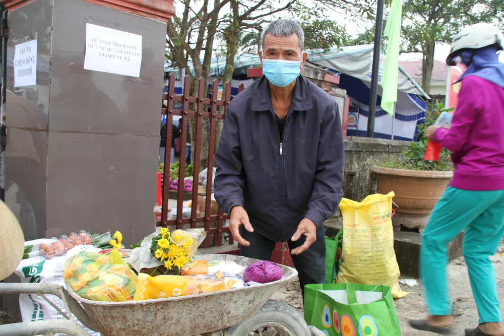 Quảng Trị: “Phiên chợ 0 đồng” ấm lòng người dân khó khăn  ảnh 4