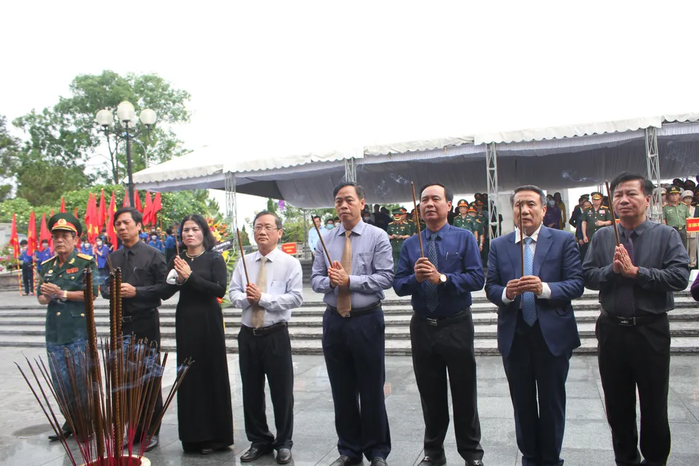 Truy điệu và an táng hài cốt liệt sĩ hy sinh tại Lào ảnh 1