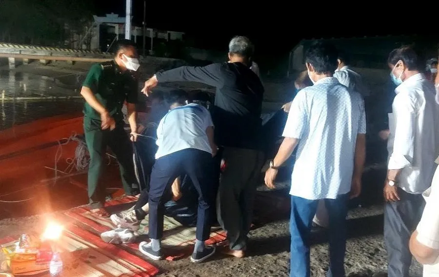 Vụ 2 mẹ con mất tích ở cầu Cửa Việt: Tìm thấy thi thể người mẹ sau hơn 2 ngày mất tích ảnh 1