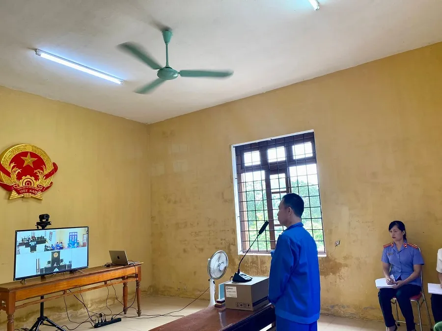 Xét xử 2 đối tượng khoét tường trốn khỏi nơi giam ảnh 2