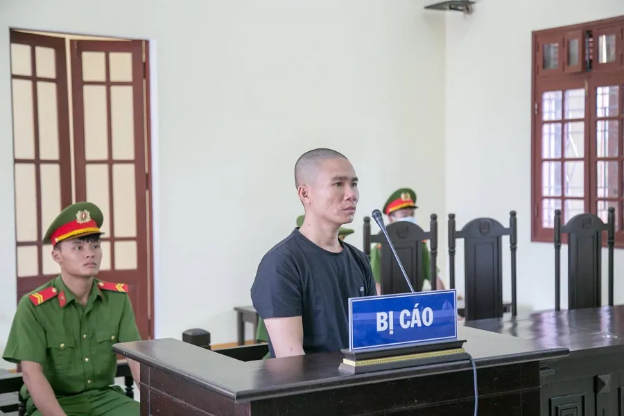 Xét xử 2 đối tượng khoét tường trốn khỏi nơi giam ảnh 1