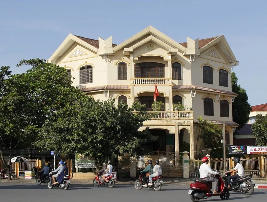 Cách hết chức vụ trong Đảng đối với Chi cục trưởng Chi cục Kiểm lâm Quảng Trị ảnh 1