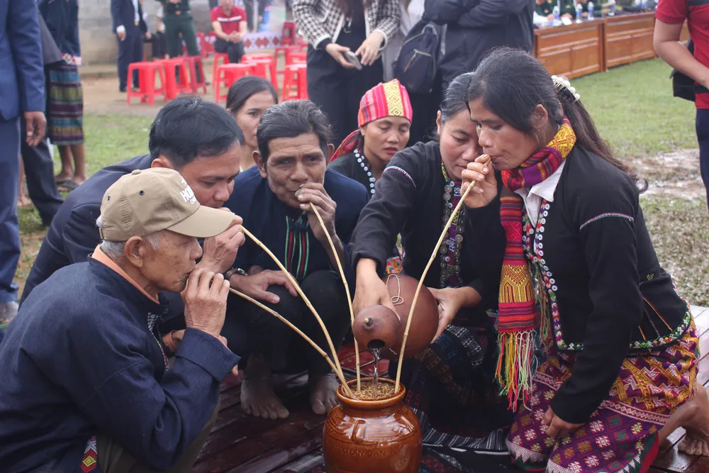 Quảng Trị: Độc đáo lễ mừng lúa mới của người Vân Kiều ảnh 9