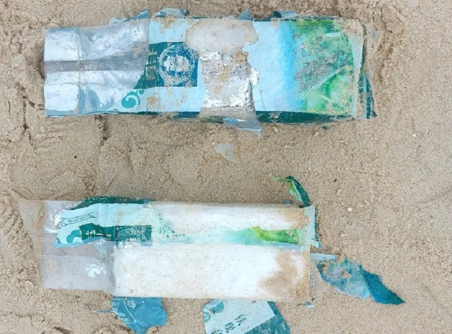 Quảng Trị liên tiếp phát hiện nhiều gói nghi ma túy trôi dạt từ biển ảnh 2