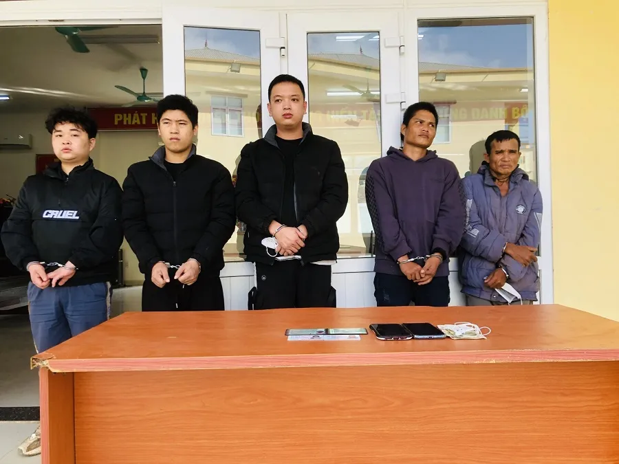 Bắt giữ các đối tượng đưa người nước ngoài xuất cảnh trái phép sang Lào ảnh 1