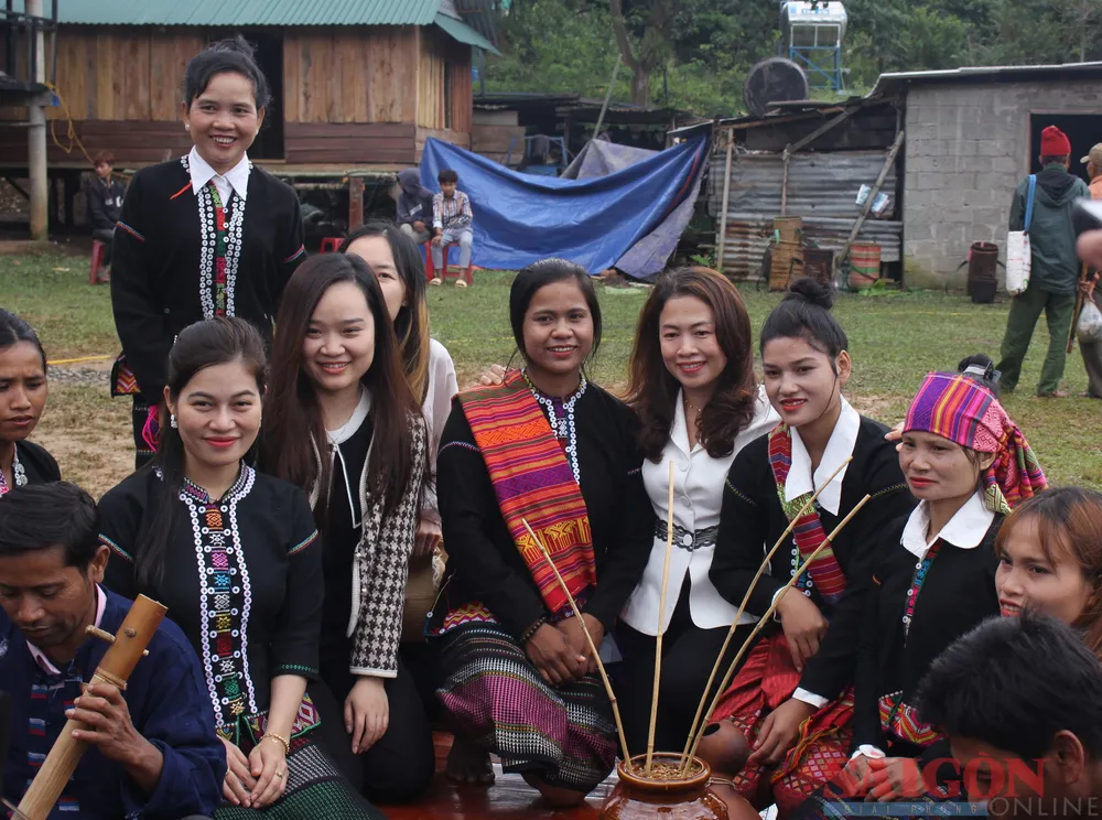 Nhiều lễ hội truyền thống cũng được phục dựng gắn với phát triển du lịch cộng đồng