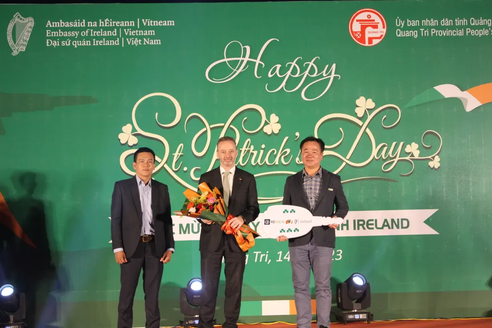 Bàn giao xe phục hồi chức năng lưu động cho dự án RENEW do Chính phủ Ireland tài trợ