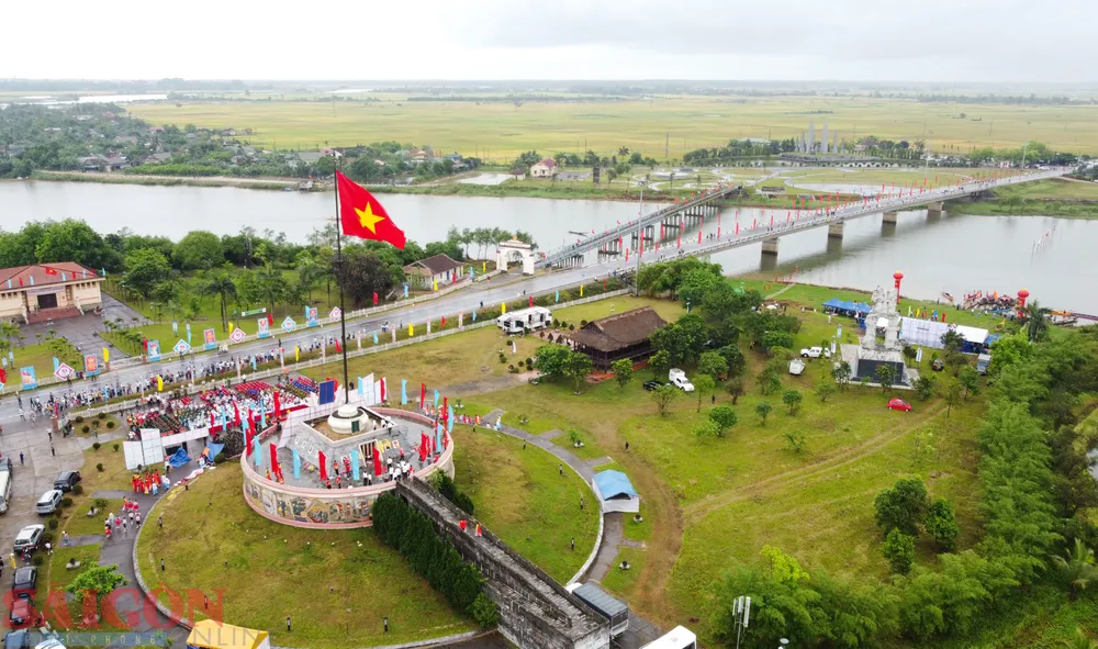 Lễ thượng cờ "Thống nhất non sông"