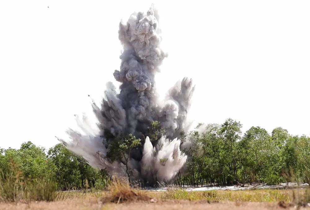 Hủy nổ kho đạn cối tại bãi hủy nổ. Hình ảnh: MAG Việt Nam cung cấp