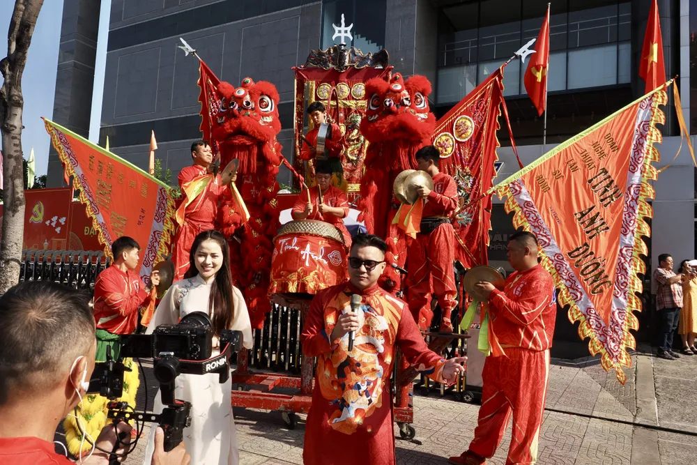 Tiết mục trống hội tạo không khí sôi động tại buổi họp báo Giải Lân Sư Rồng quốc tế mở rộng lần VIII – 2026, Cúp Chợ Lớn - HTV