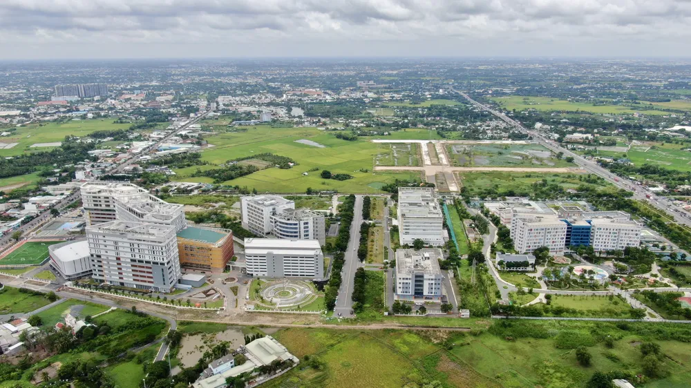 Khu đô thị tại xã Tân Nhựt, TPHCM. Ảnh: HOÀNG HÙNG