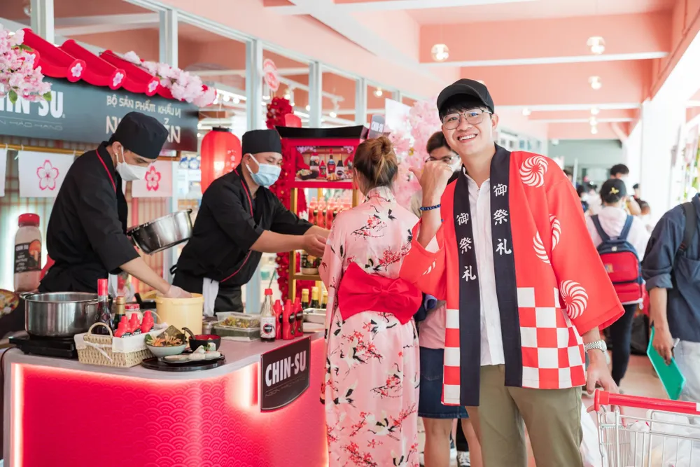 Hot TikToker Ông anh thích nấu ăn bày tỏ sự yêu thích đặc biệt với nước mắm Chin-su