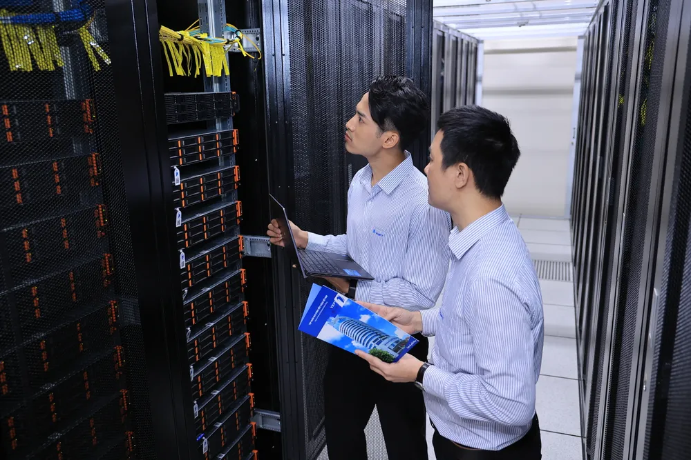 VNPT Cloud đã giúp đỡ hàng trăm doanh nghiệp Việt Nam chuyển đổi thành công cơ sở hạ tầng dữ liệu lên điện toán đám mây VNPT Cloud đã giúp đỡ hàng trăm doanh nghiệp Việt Nam chuyển đổi thành công cơ sở hạ tầng dữ liệu lên điện toán đám mây