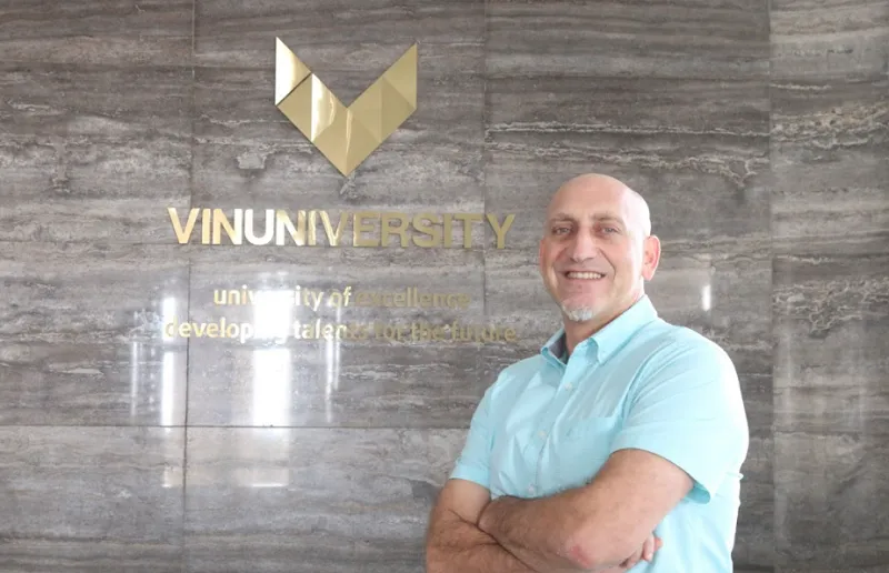 Chân dung TS Jason Picard