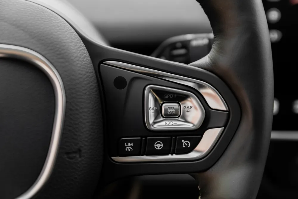 VinFast VF 9 là chiếc xe được thiết kế để hướng tới các tiêu chuẩn an toàn quốc tế cao nhất như 5 sao Euro NCAP và 5 sao NHTSA