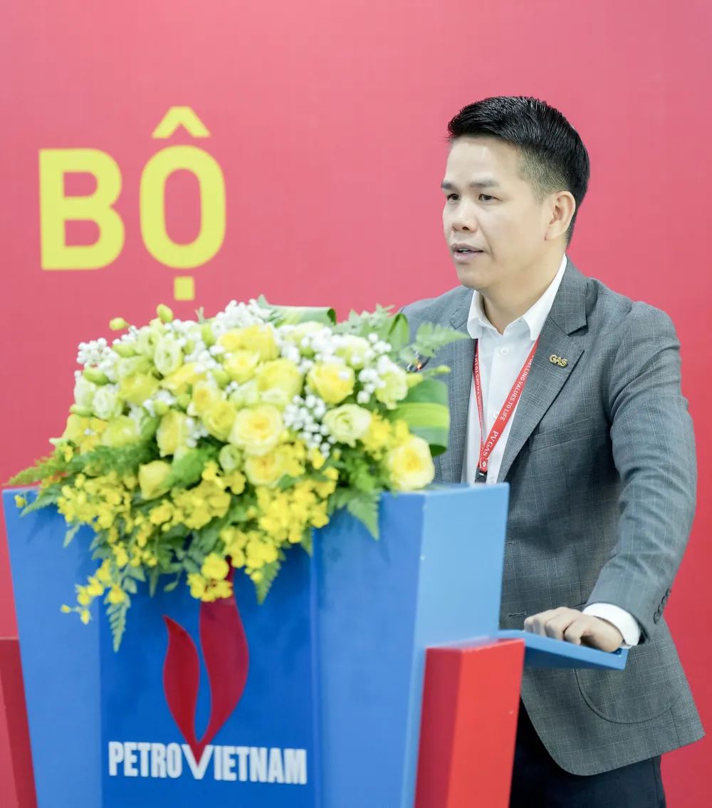 hinh-2-dong-chi-tong-giam-doc-pv-gas-5466.jpg
