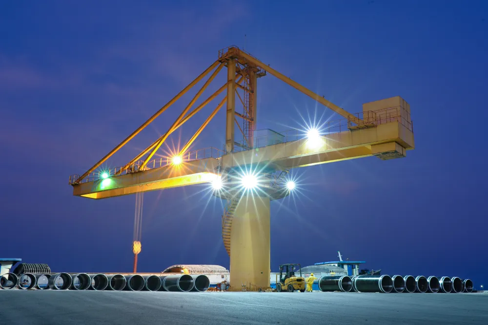 Công tác Loadout ống thành phẩm lên tàu sản phẩm dự án KNT-KNTN.jpg