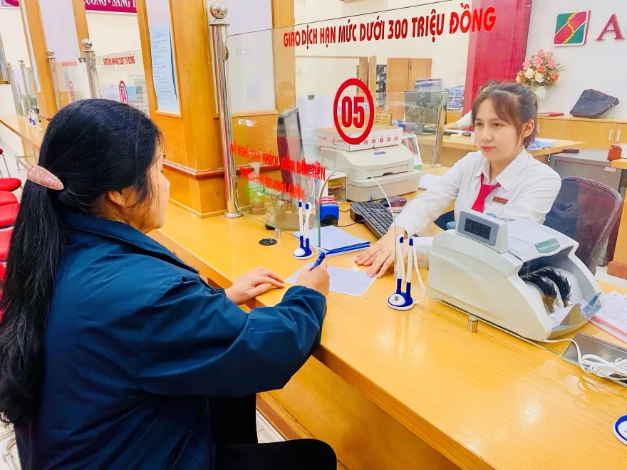 Giao dịch viên Chi nhánh huyện Bắc Sơn (Lạng Sơn) liên tiếp phát hiện, ngăn chặn 2 vụ mạo danh, lừa đảo qua điện thoại trong tháng 4-2024