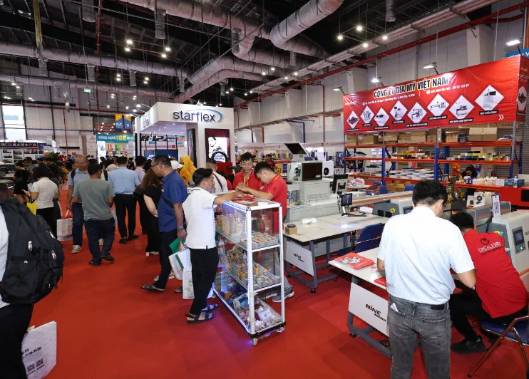 Các gian hàng trưng bày tại triển lãm.jpg