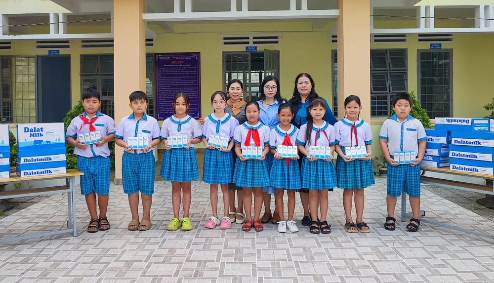 Hình 2. Dalatmilk huyen Cat Tien.jpg