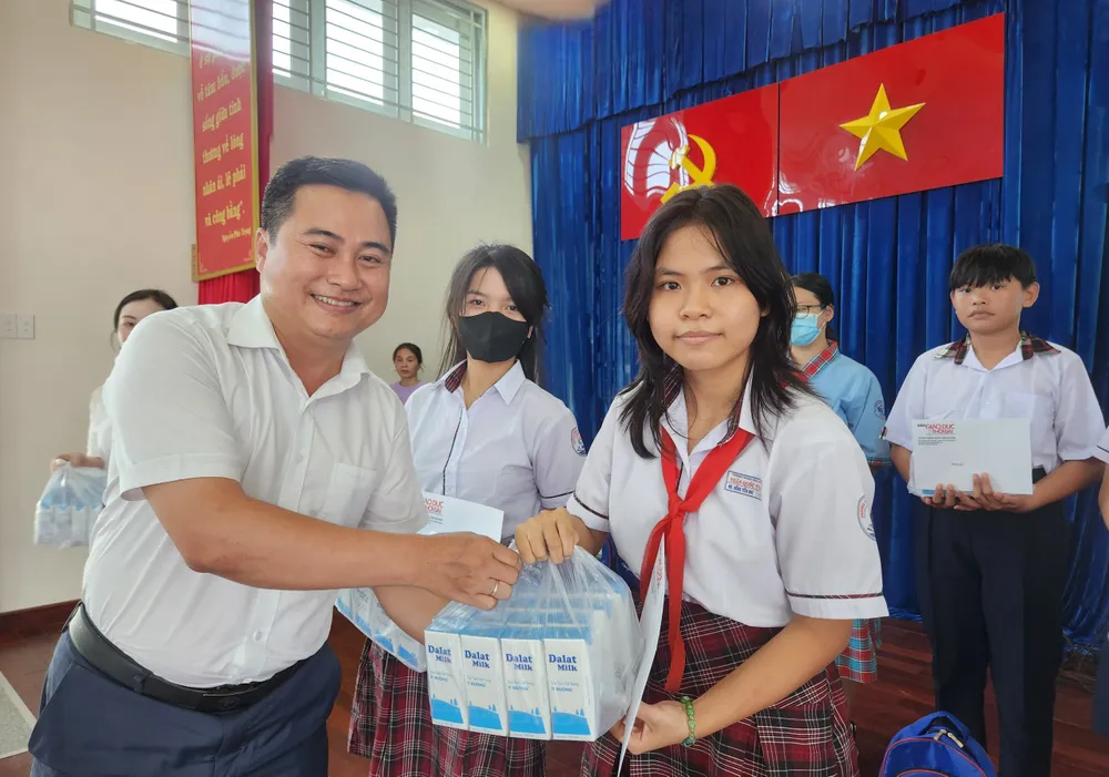 Hình 7 Dalatmilk.jpg