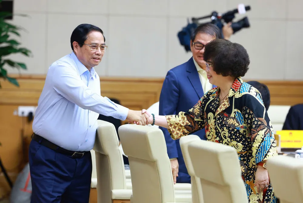 Md Thai Huong bat tay Thu tuong.jpg