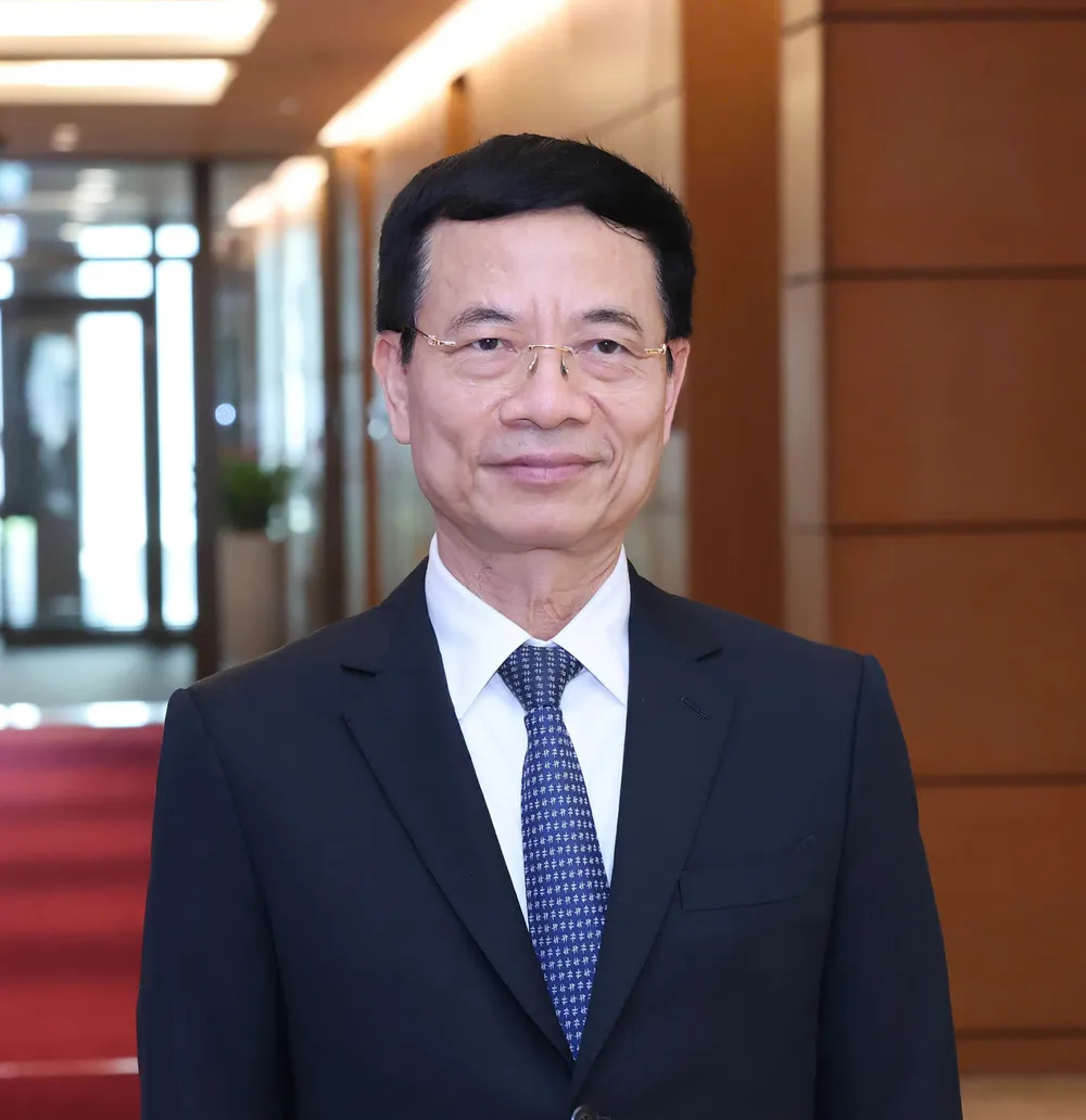 Nguyễn Mạnh Hùng.jpg