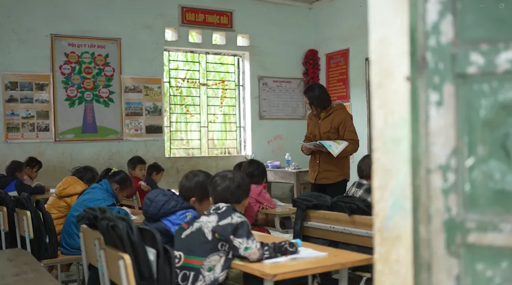 Lớp học hằng ngày trên điểm trường.jpg