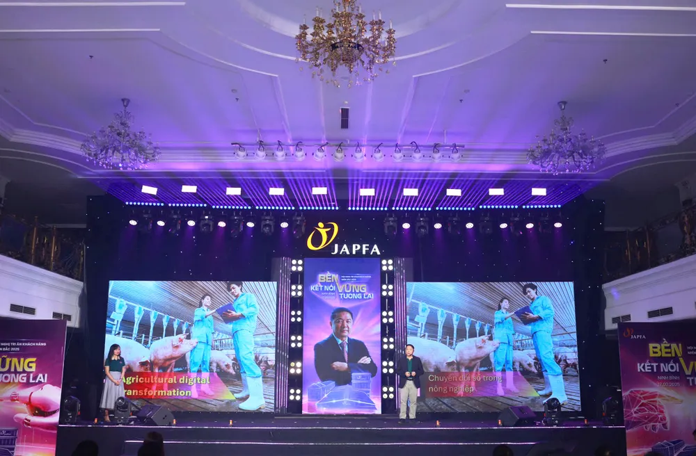 Ông  Clemens Tan - Tổng giám đốc Japfa Việt Nam chia sẻ mô hình phát triển bền vững (1).jpg