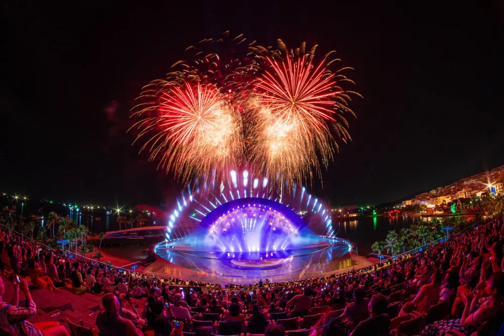 Show diễn Kiss of The Sea.jpg