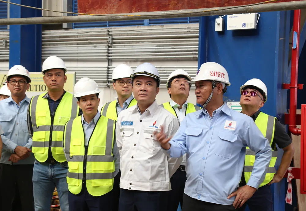 2. tham du an nha may dien.JPG