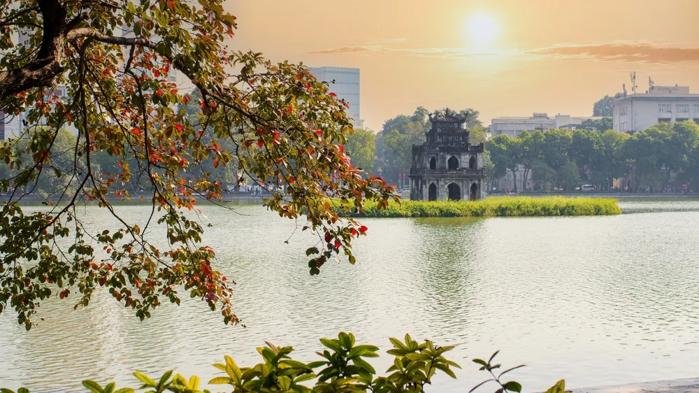 Hoan Kiem Lake.jpg