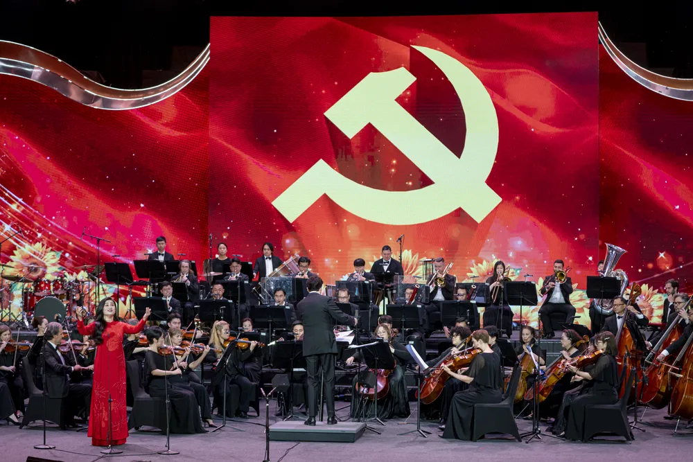 Chương trình nghệ thuật _Đảng trong mùa xuân đại thắng_1jpg (12).jpg