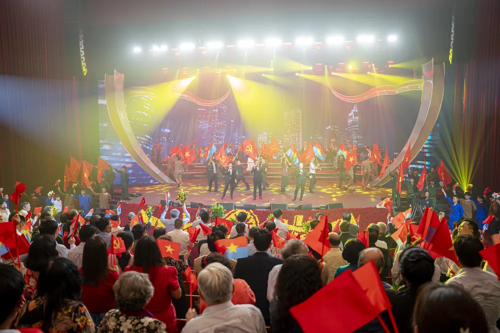 Chương trình nghệ thuật _Đảng trong mùa xuân đại thắng_1jpg (2).jpg