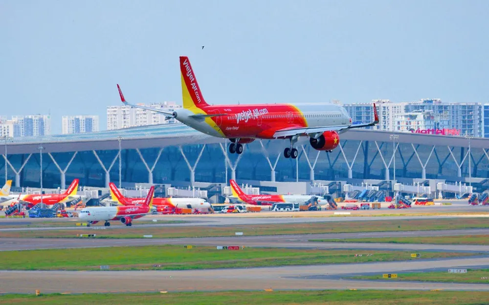 Tau bay Vietjet 1.jpg