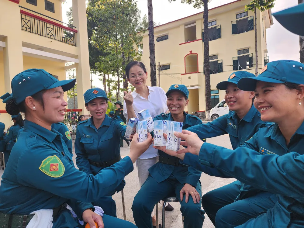 TH trao sua dieu binh 4.jpg