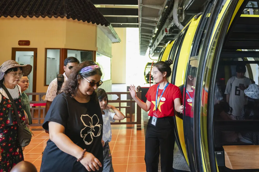 Du khách tại Bà Nà.jpg