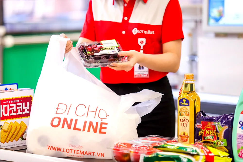 Chương trình được triển khai đồng thời tại toàn bộ các siêu thị LOTTE Mart và ứng dụng LOTTE Mart Online.jpg