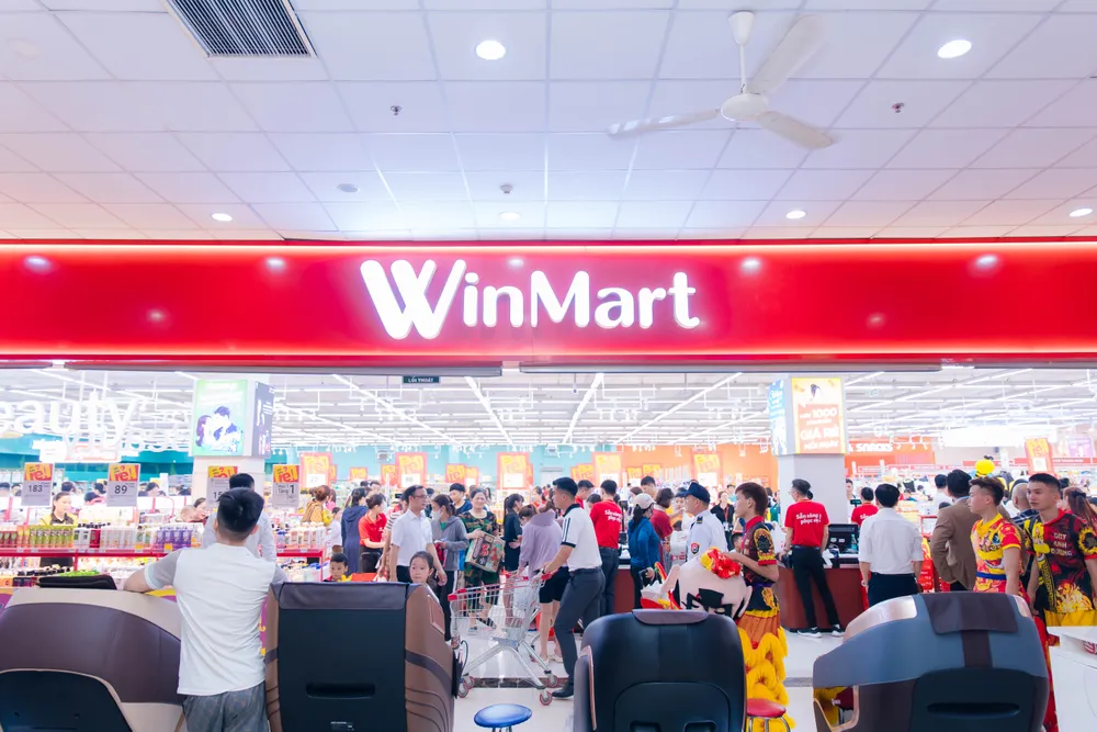 WinMart thu hút đông đảo khách hàng với chương trình giảm giá hàng thiết yếu dịp khai trương.jpg